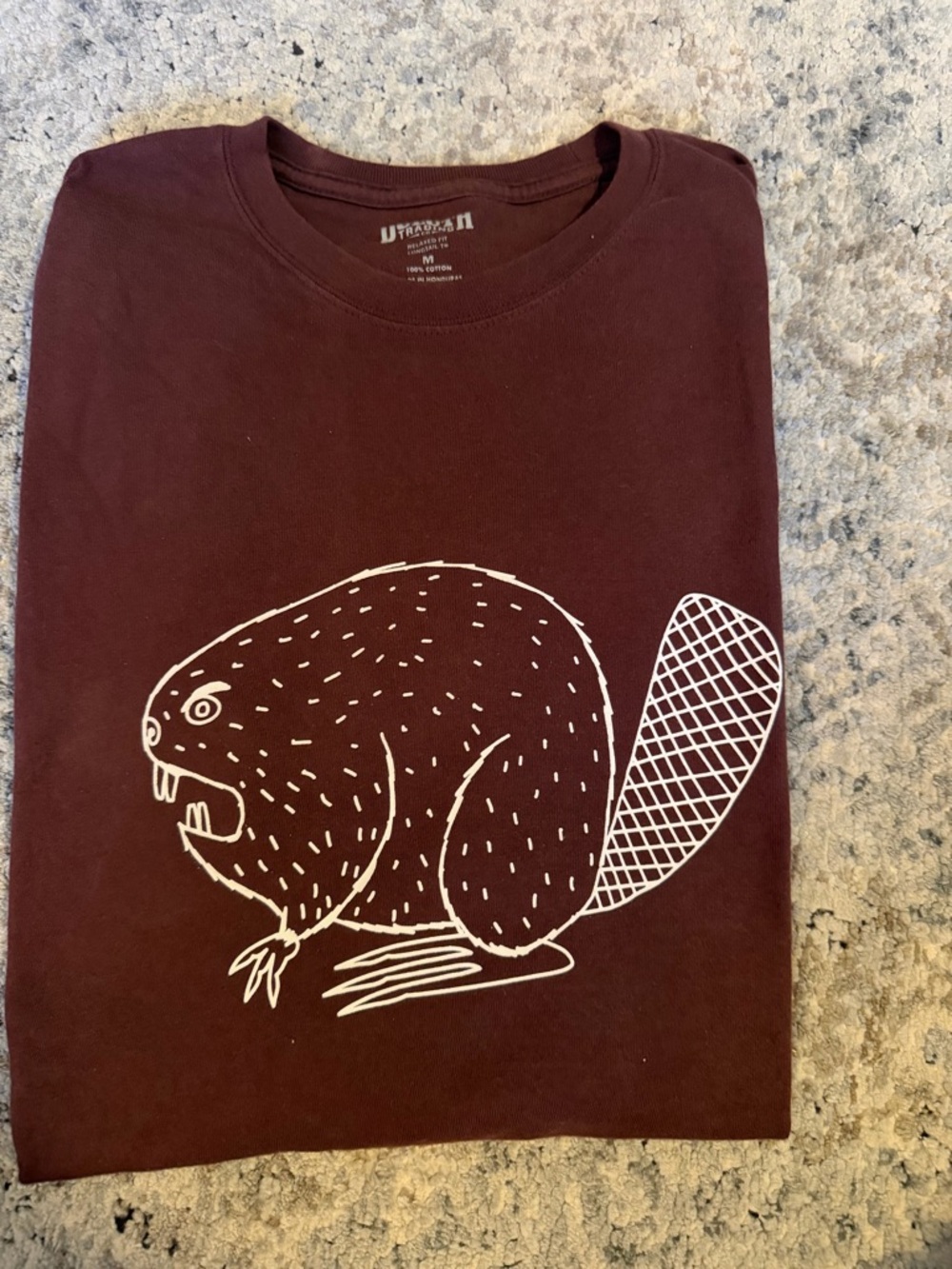 Duluth Trading Co Maroon Short Sleeve T-Shirt with White Beaver Graphic